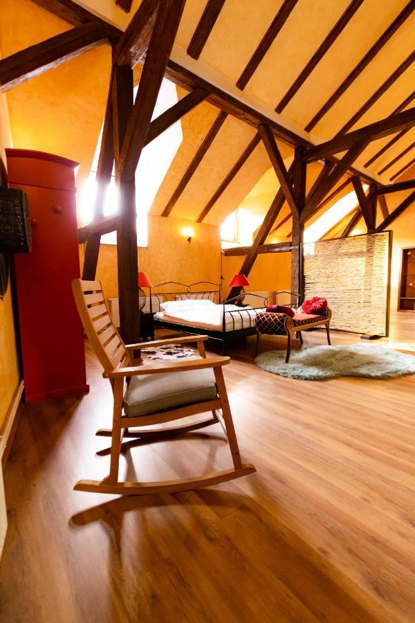 The Attic - Large Open-Space In The Old Town Of Brasov, Minutes Away From The Black Church ภายนอก รูปภาพ