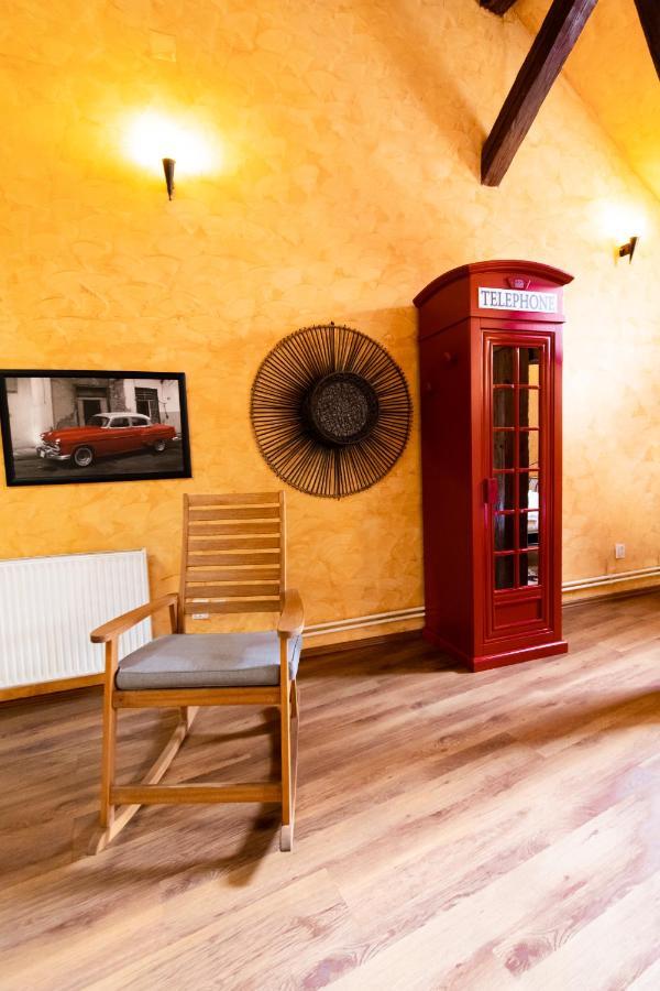 The Attic - Large Open-Space In The Old Town Of Brasov, Minutes Away From The Black Church ภายนอก รูปภาพ
